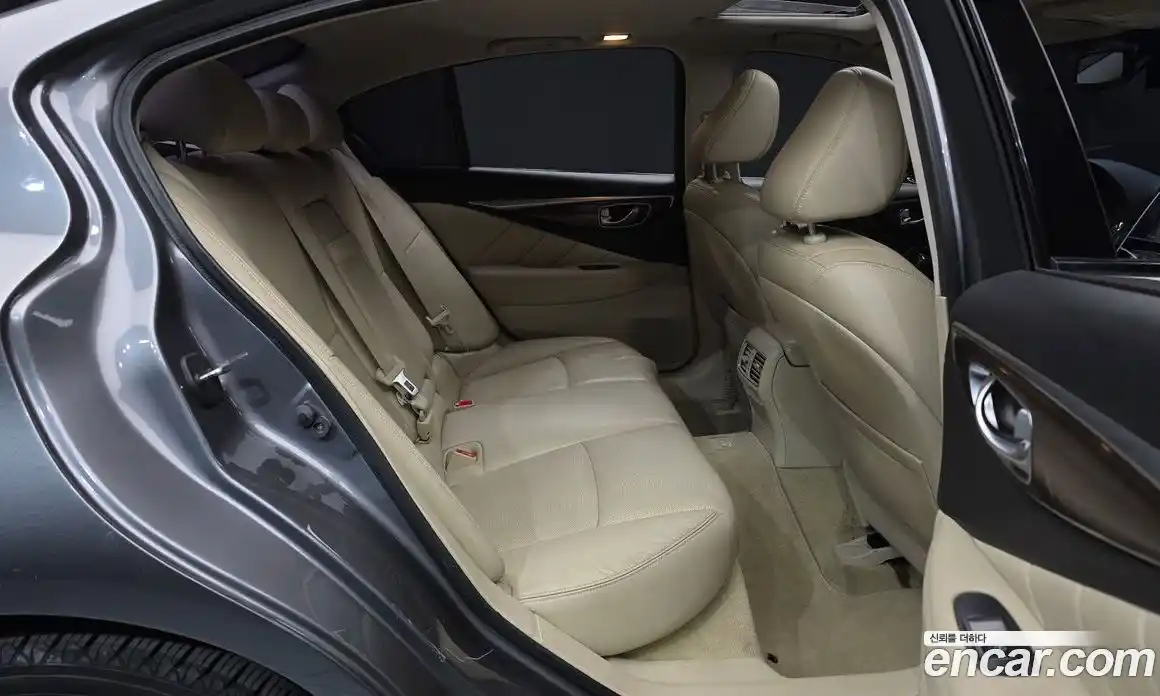 Infiniti Q50 2015 2.1 Автомат в Москве № 611037, фото 12