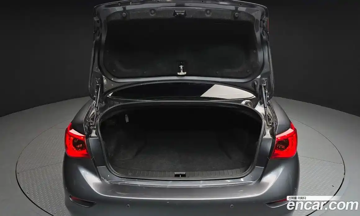 Infiniti Q50 2015 2.1 Автомат в Москве № 611037, фото 20