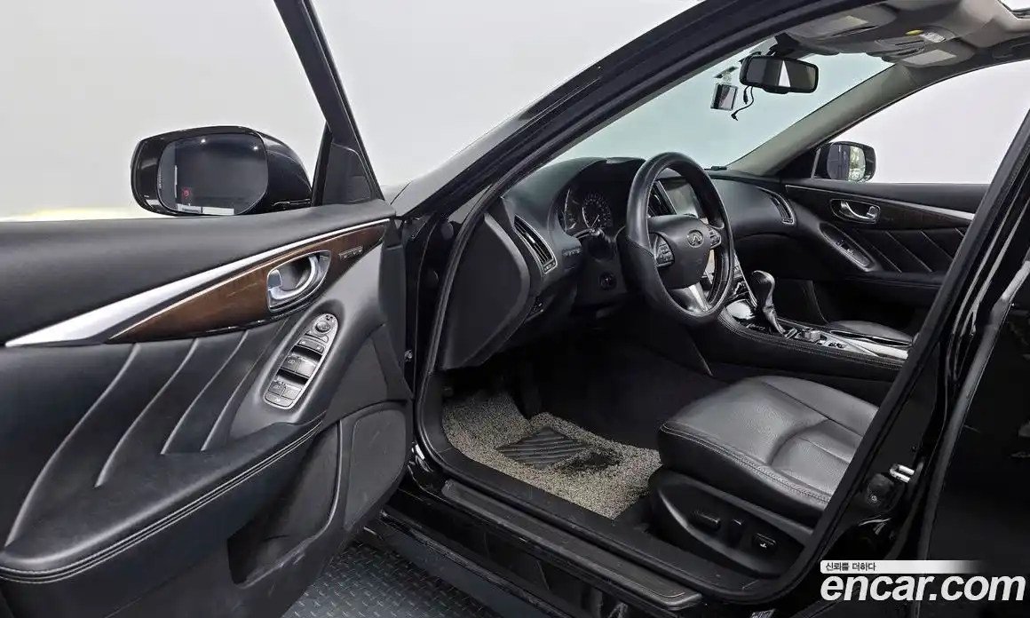 Infiniti Q50 2015 2.1 Автомат в Москве № 611038, фото 11