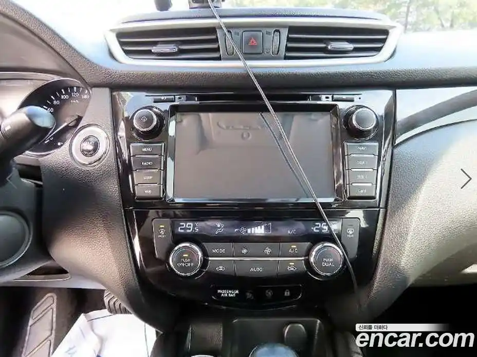 Nissan Qashqai 2016 1.6 Автомат в Москве № 611385, фото 14