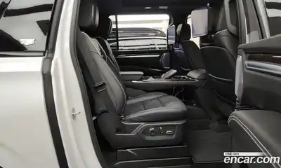 Cadillac Escalade 2025 6.2 Автомат в Москве № 611542, миниатюра 12