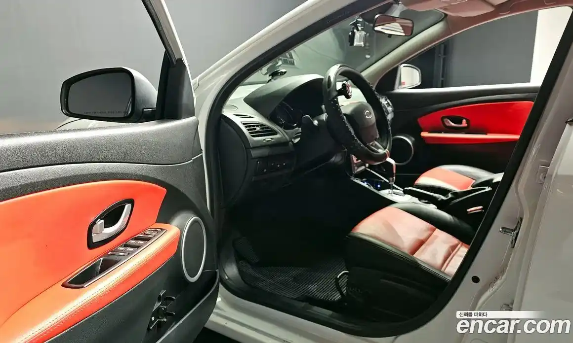 Renault SM3 2015 1.6 Автомат в Москве № 612285, фото 12