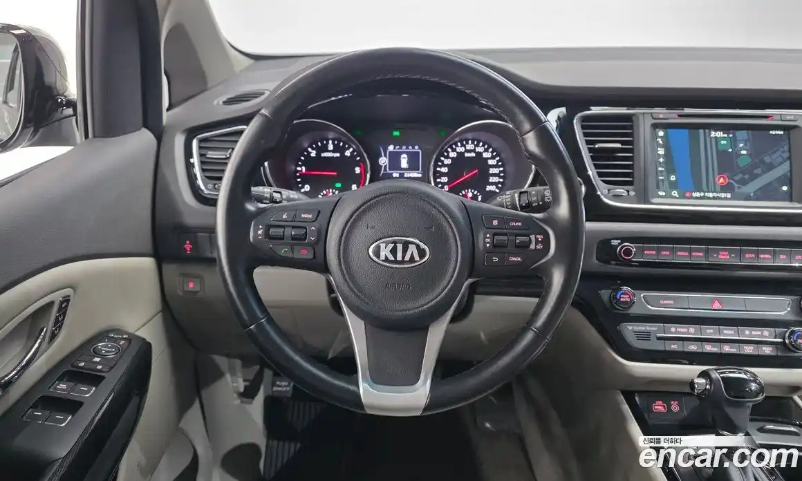 Kia Canival 2016 2.2 Автомат в Москве № 612898, фото 13