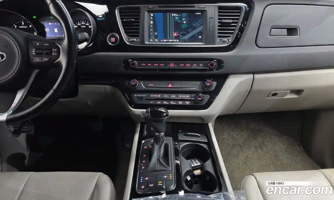 Kia Canival 2016 2.2 Автомат в Москве № 612898, фото 15