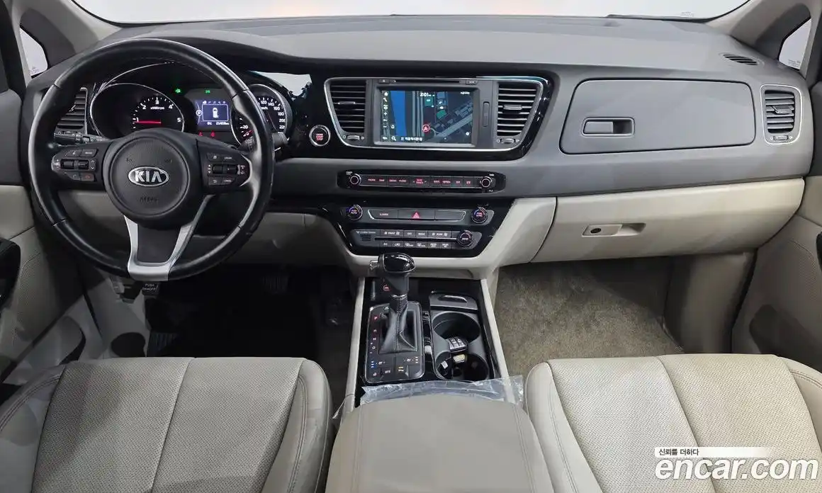 Kia Canival 2016 2.2 Автомат в Москве № 612898, фото 7