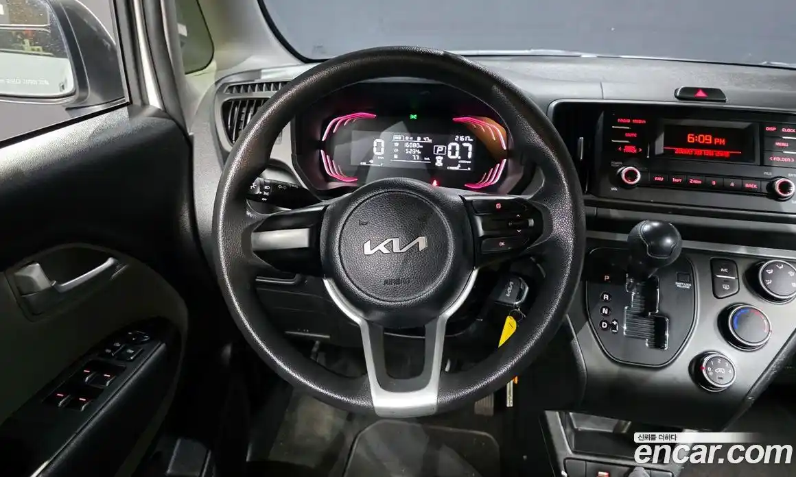 Kia Ray 2023 1.0 Автомат в Москве № 612921, фото 12