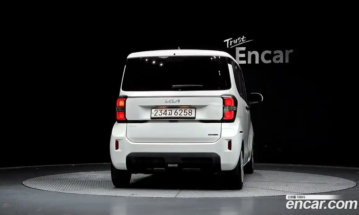 Kia Ray 2023 1.0 Автомат в Москве № 612921, фото 3