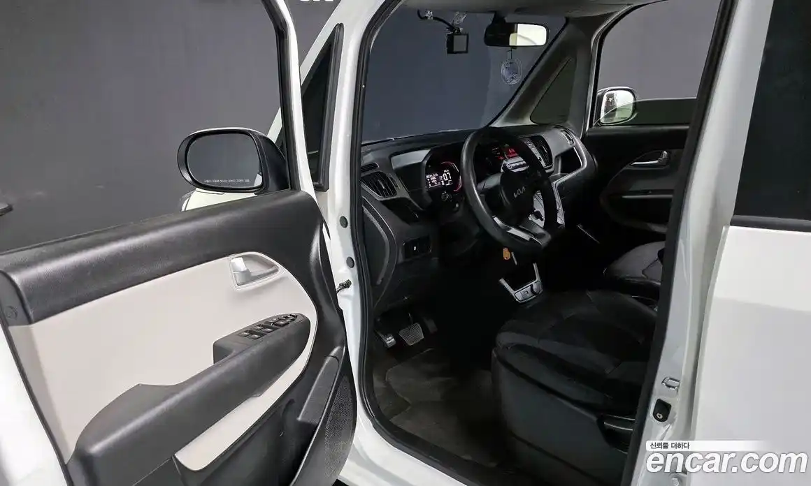 Kia Ray 2023 1.0 Автомат в Москве № 612921, фото 9