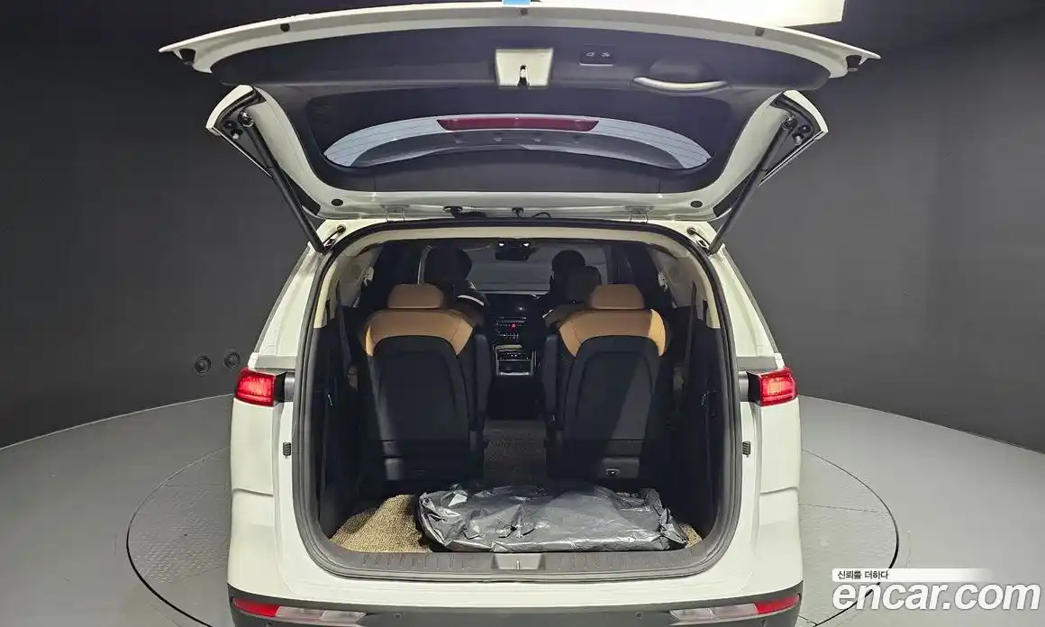 Kia Canival 2022 2.2 Автомат в Москве № 613041, фото 20