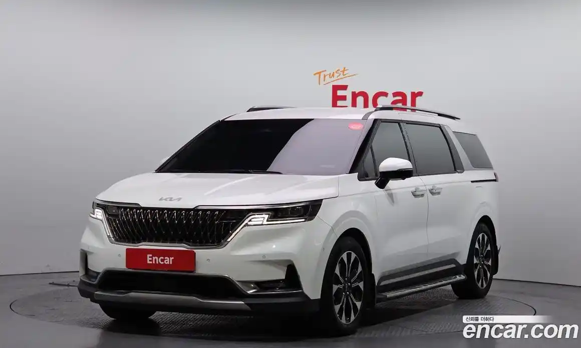 Kia Canival 2023 3.5 Автомат в Москве № 613372, фото 1