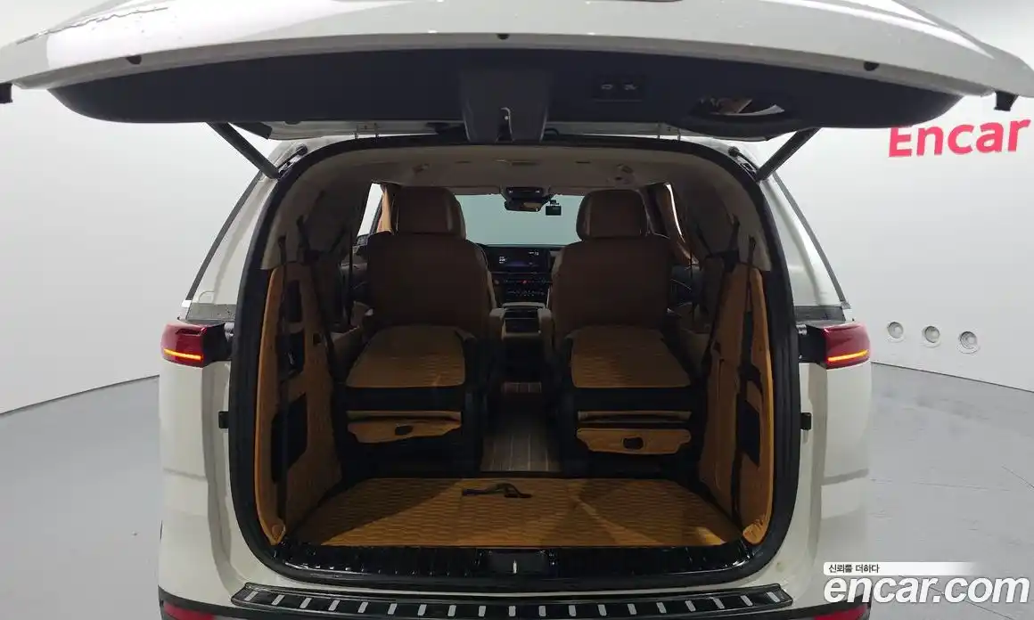 Kia Canival 2023 3.5 Автомат в Москве № 613372, фото 20