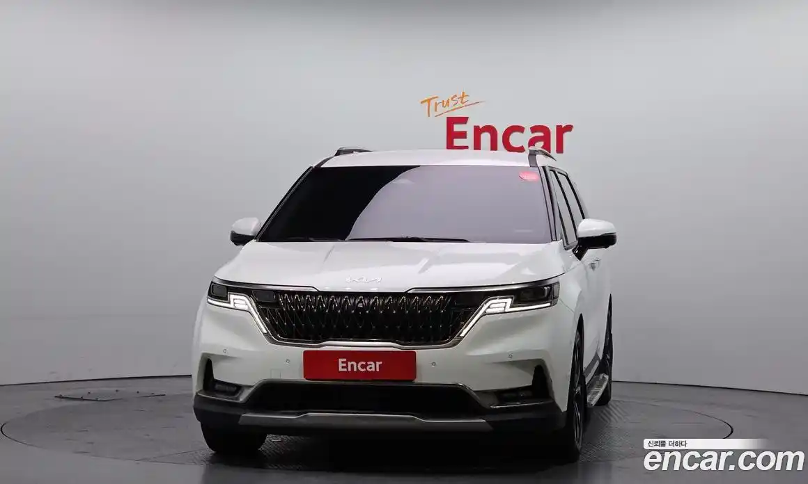 Kia Canival 2023 3.5 Автомат в Москве № 613372, фото 3