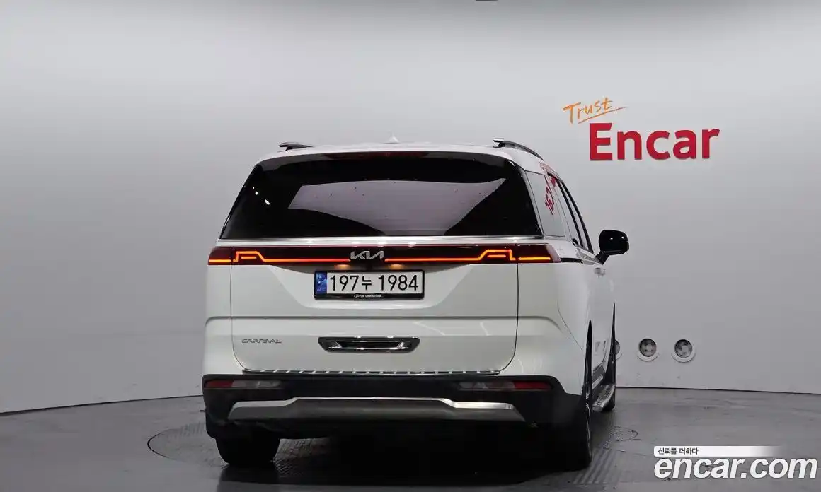 Kia Canival 2023 3.5 Автомат в Москве № 613372, фото 4