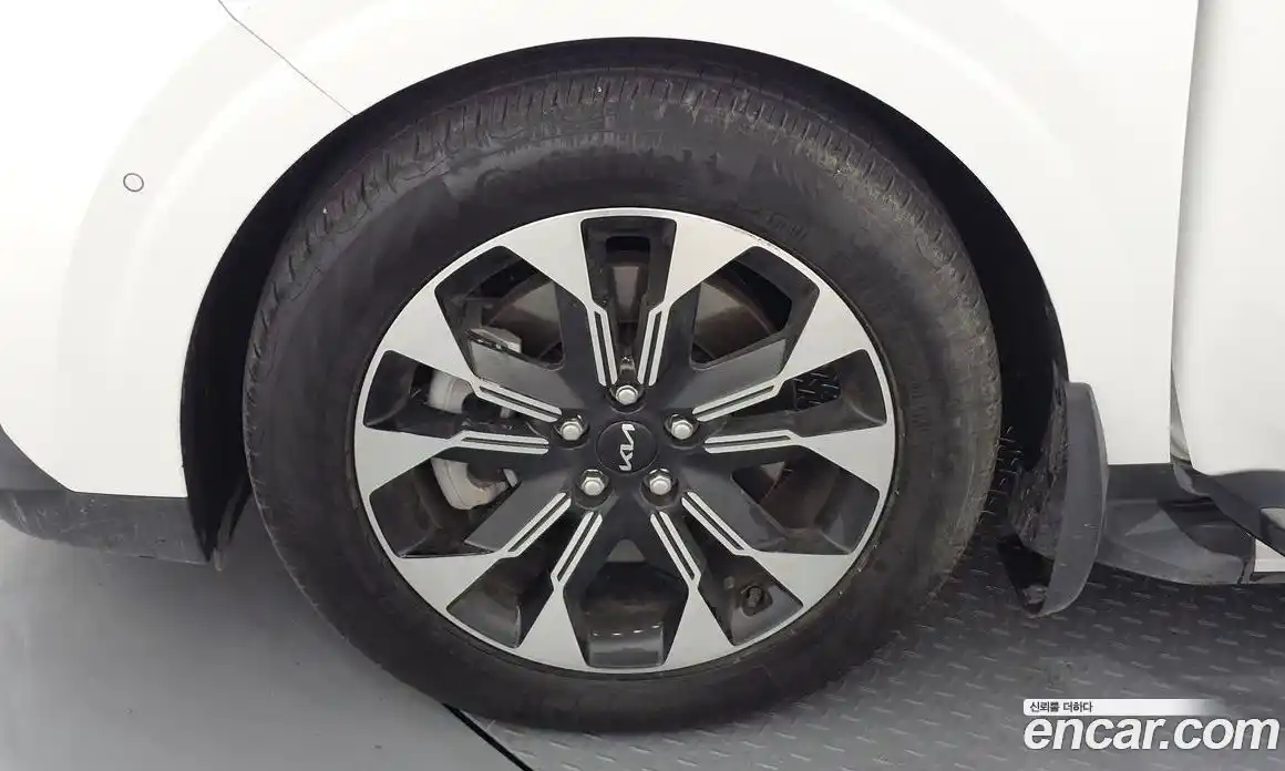 Kia Canival 2023 3.5 Автомат в Москве № 613372, фото 5