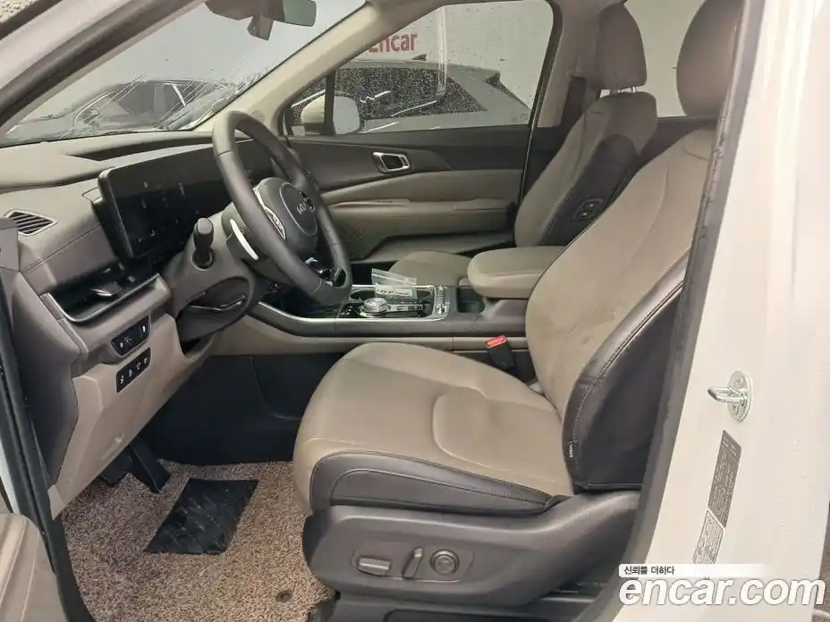 Kia Canival 2025 3.5 Автомат в Москве № 613649, фото 9