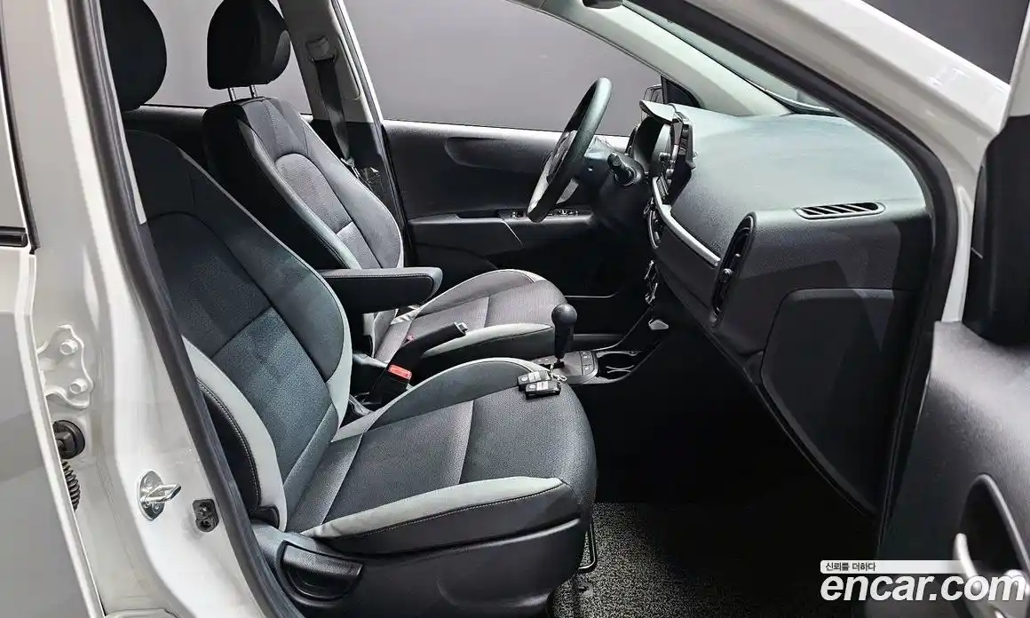 Kia Morning 2023 1.0 Автомат в Москве № 613851, фото 11