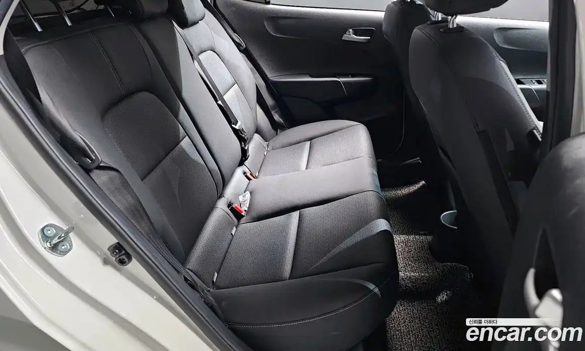 Kia Morning 2023 1.0 Автомат в Москве № 613851, фото 13