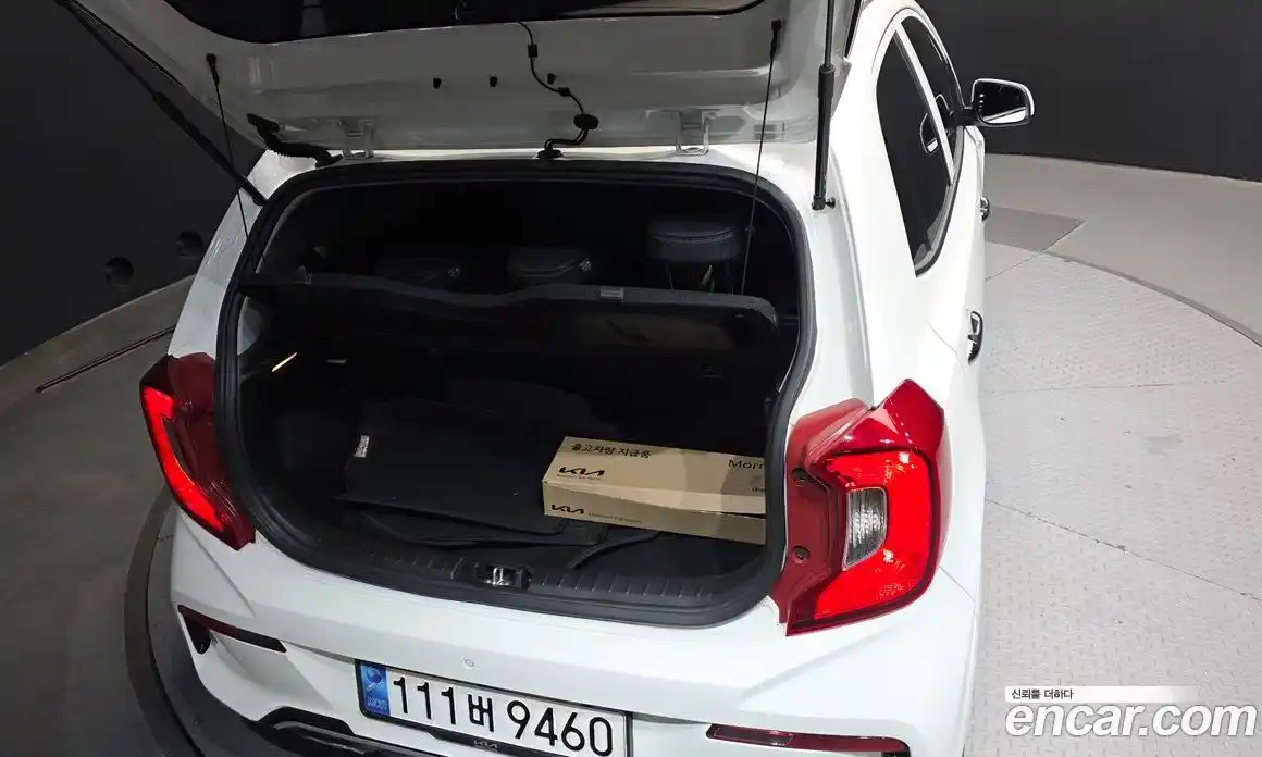 Kia Morning 2023 1.0 Автомат в Москве № 613851, фото 20