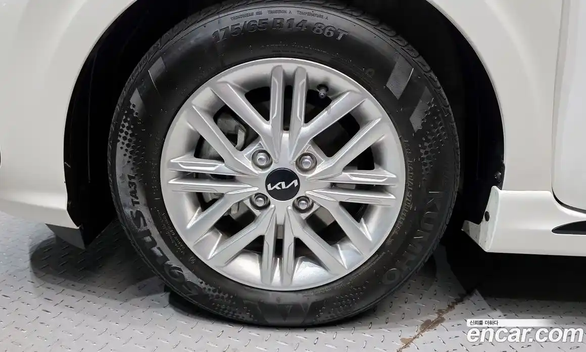 Kia Morning 2023 1.0 Автомат в Москве № 613851, фото 5