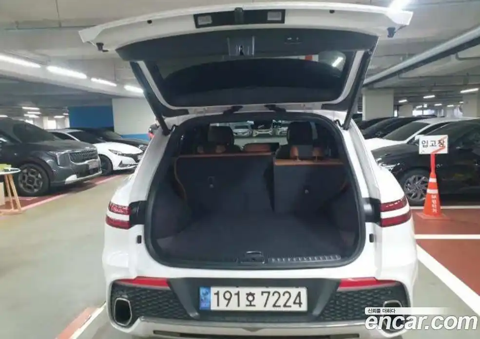 Genesis GV70 2023 2.5 Автомат в Москве № 614838, фото 9