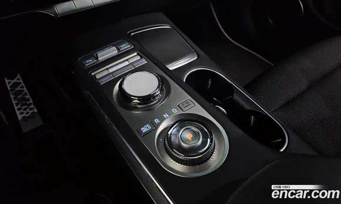 Genesis GV70 2023 2.5 Автомат в Москве № 614902, фото 9