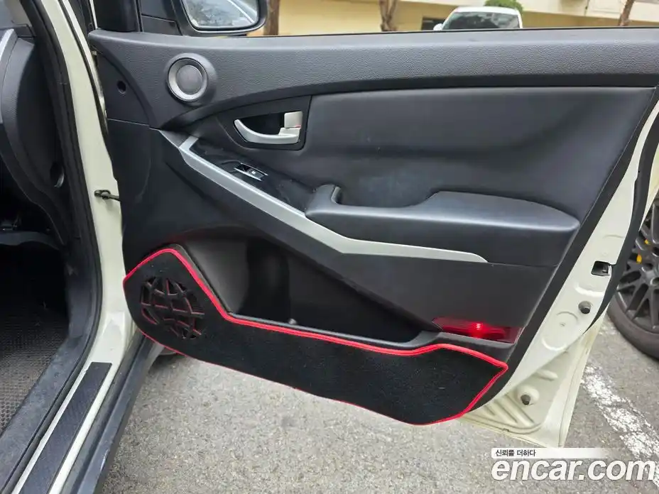 SsangYong Korando 2015 2.0 Механическая в Москве № 617945, фото 18