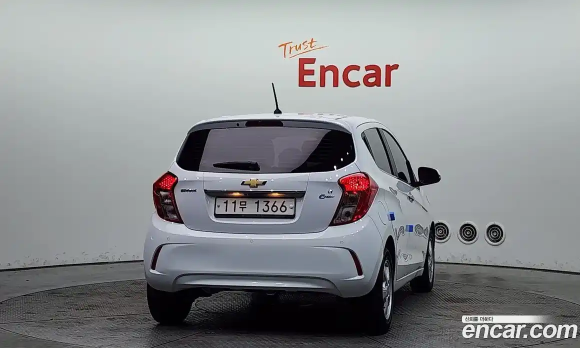 Chevrolet Spark 2016 1.0 Автомат в Москве № 618726, фото 4