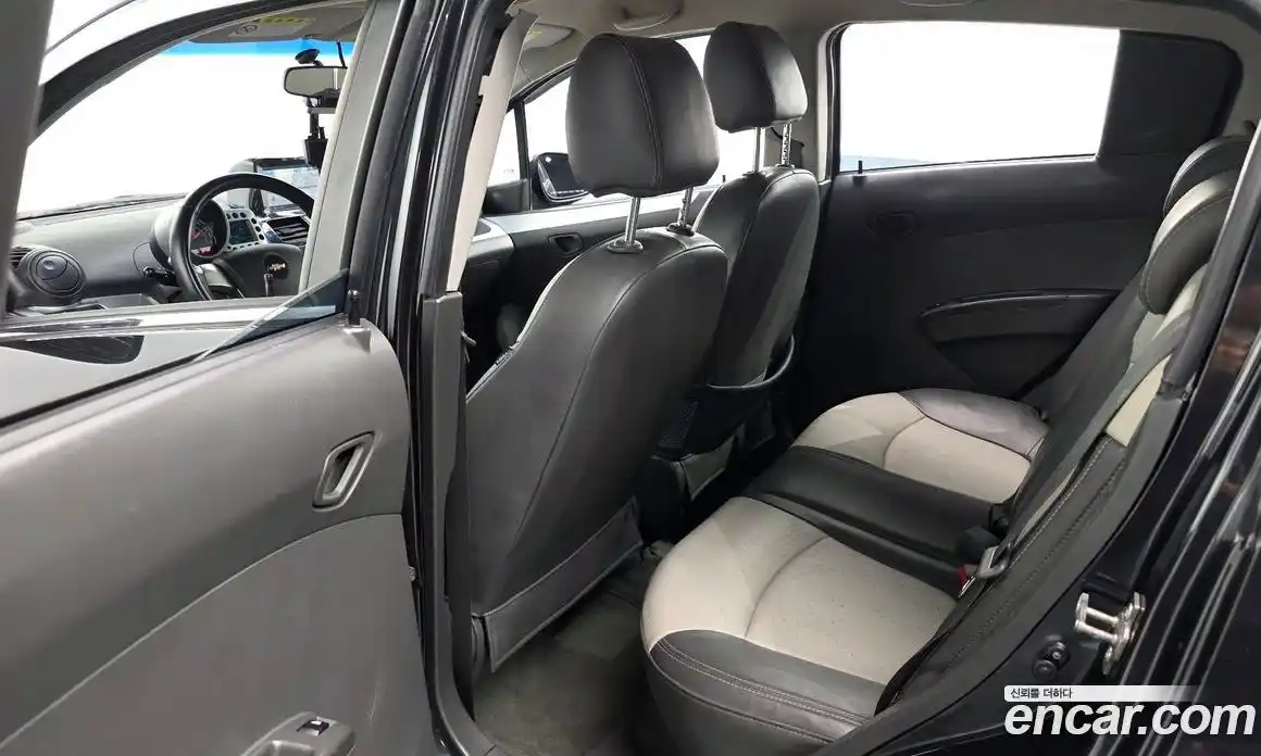 Chevrolet Spark 2012 1.0 Автомат в Москве № 618914, фото 12