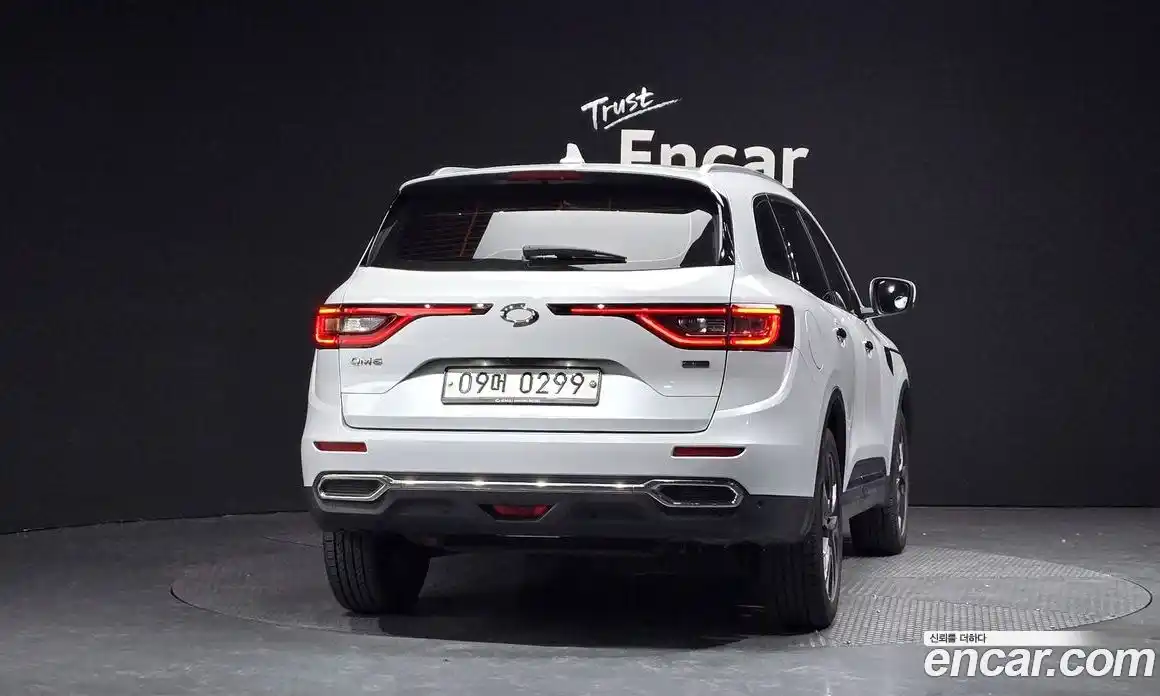 Renault QM6 2017 2.0 Автомат в Москве № 619669, фото 4