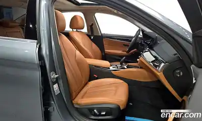 BMW 5-Series 2018 2.0 Автомат в Москве № 622155, миниатюра 10