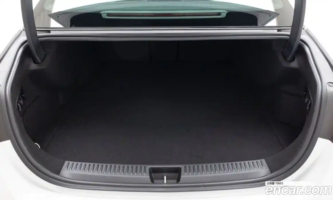 Mercedes-Benz E-Class 2025 3.0 Автомат в Москве № 622675, фото 15