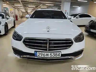 Mercedes-Benz E-Class 2021 1.9 Автомат в Москве № 623442, миниатюра 2