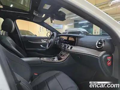 Mercedes-Benz E-Class 2021 1.9 Автомат в Москве № 623442, миниатюра 3