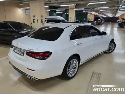Mercedes-Benz E-Class 2021 1.9 Автомат в Москве № 623442, миниатюра 5