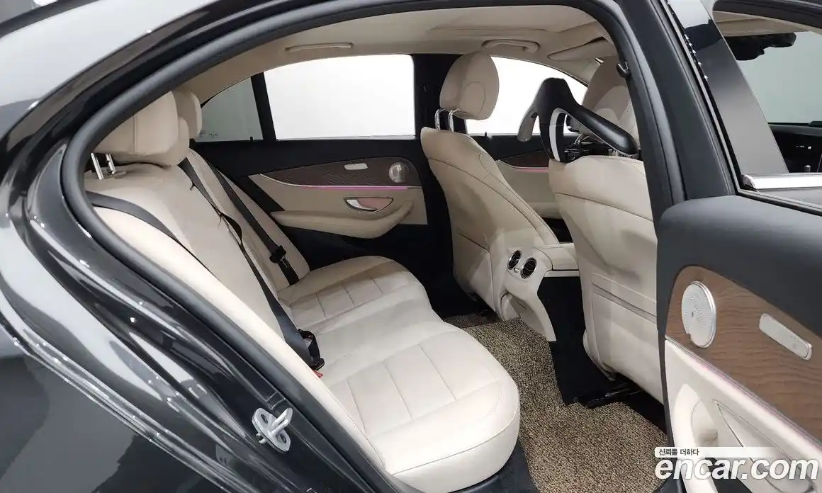 Mercedes-Benz E-Class 2021 2.0 Автомат в Москве № 623814, фото 12