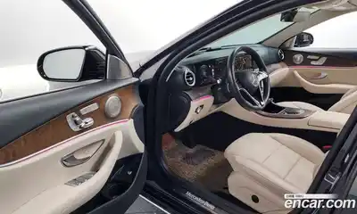 Mercedes-Benz E-Class 2021 2.0 Автомат в Москве № 623814, миниатюра 10