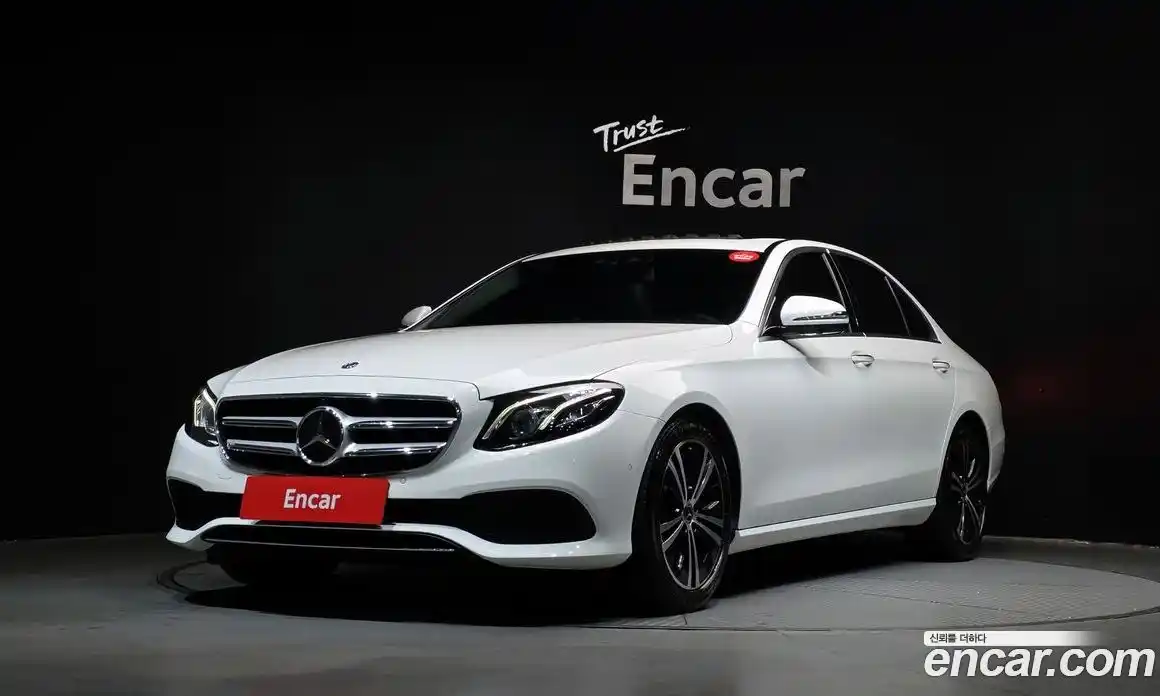 Mercedes-Benz E-Class 2020 2.0 Автомат в Москве № 624112, фото 1