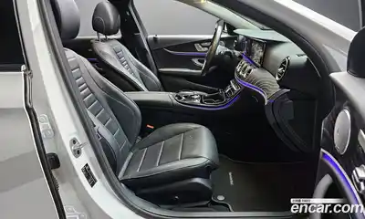 Mercedes-Benz E-Class 2020 2.0 Автомат в Москве № 624112, миниатюра 11