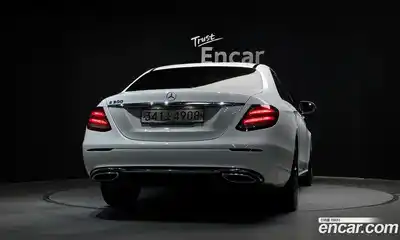 Mercedes-Benz E-Class 2020 2.0 Автомат в Москве № 624112, миниатюра 4