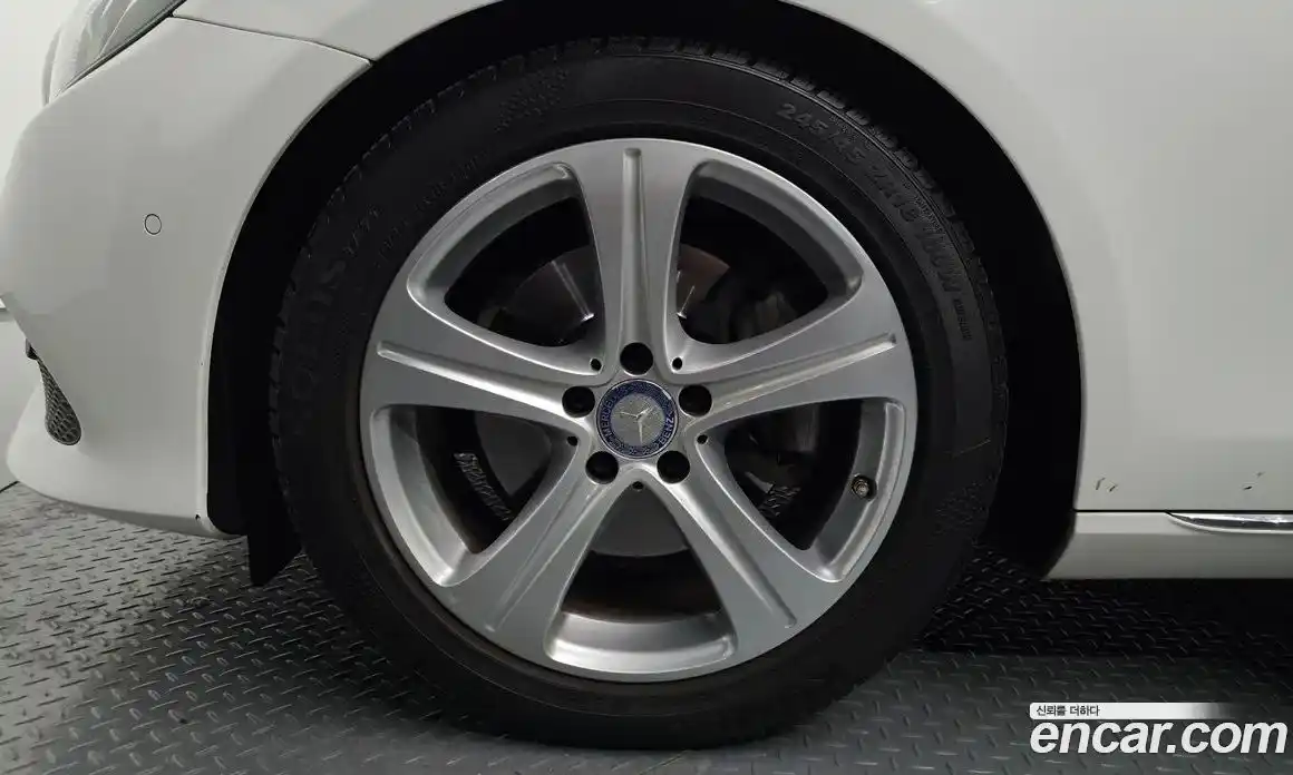 Mercedes-Benz E-Class 2017 1.9 Автомат в Москве № 624161, фото 5