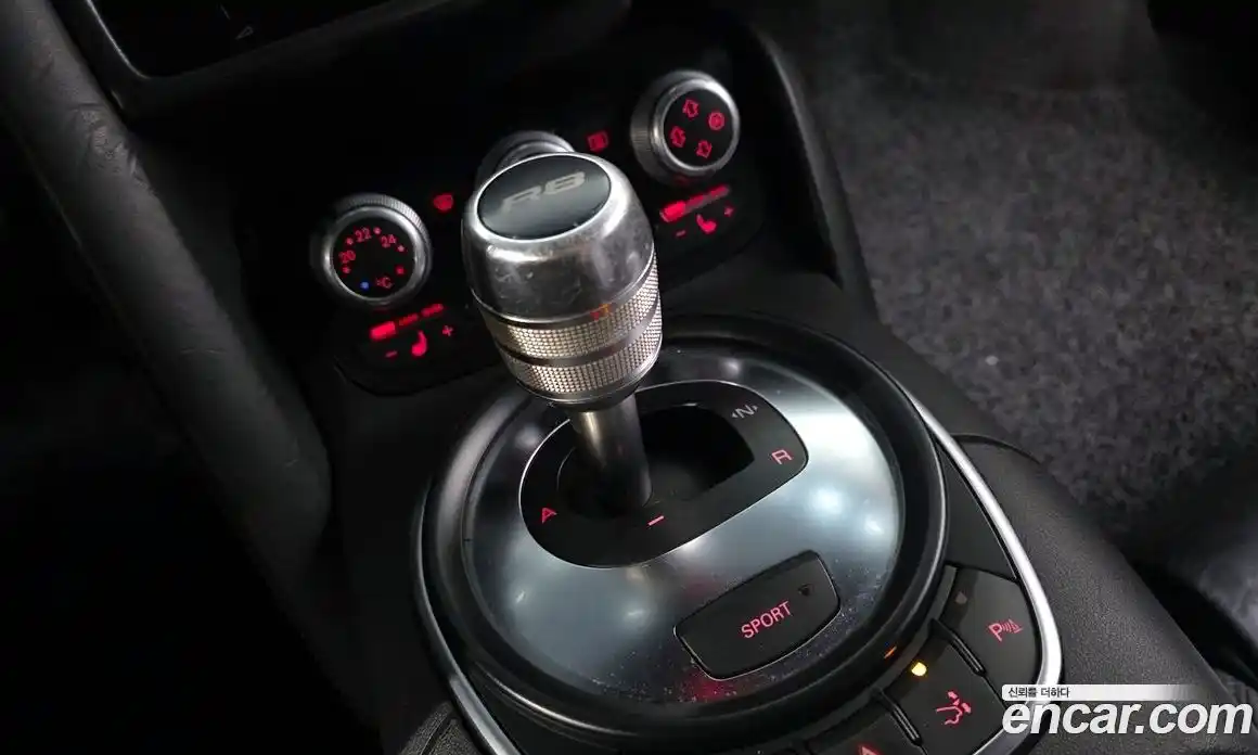 Audi R8 2009 4.2 Автомат в Москве № 625473, фото 9