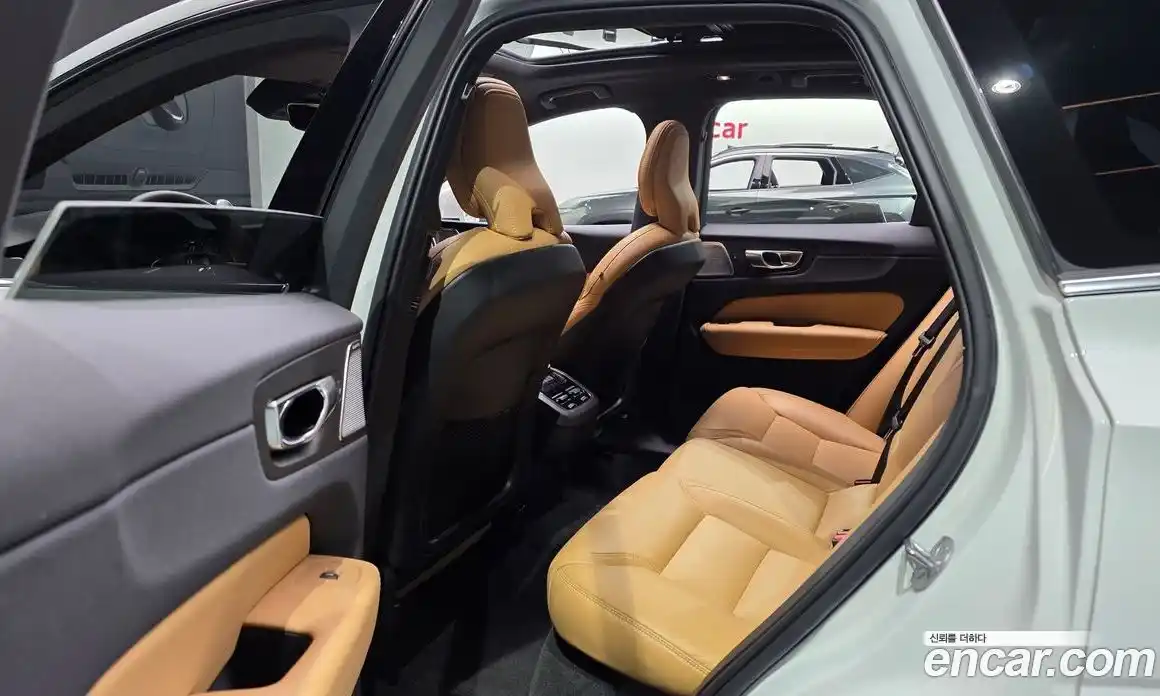 Volvo XC60 2024 2.0 Автомат в Москве № 626182, фото 12