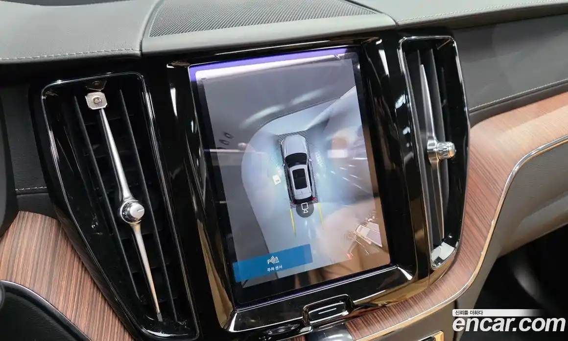 Volvo XC60 2024 2.0 Автомат в Москве № 626182, фото 14