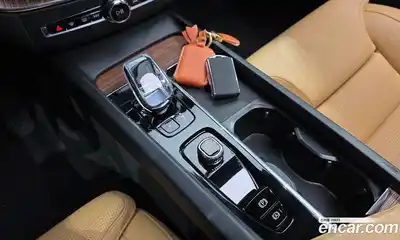 Volvo XC60 2024 2.0 Автомат в Москве № 626182, миниатюра 9