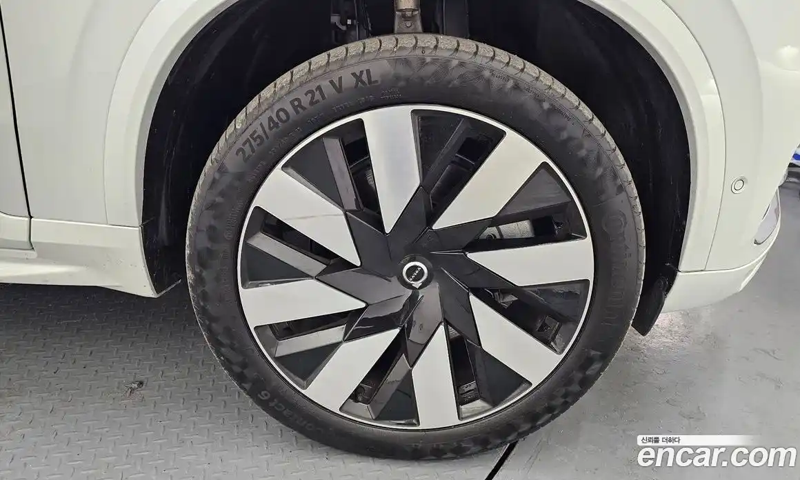 Volvo XC90 2024 2.0 Автомат в Москве № 626205, фото 4