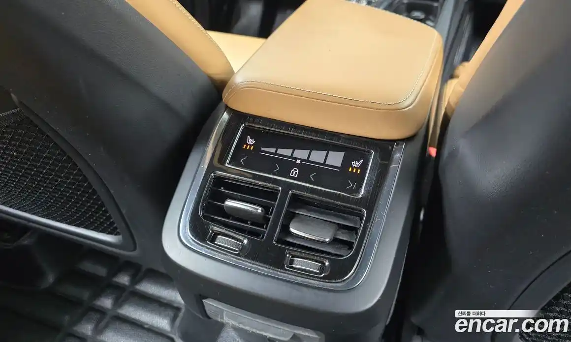 Volvo XC60 2018 2.0 Автомат в Москве № 626412, фото 19