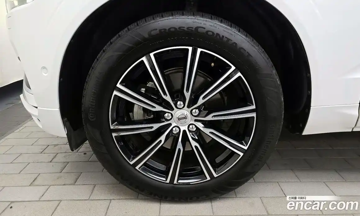 Volvo XC60 2018 2.0 Автомат в Москве № 626412, фото 5