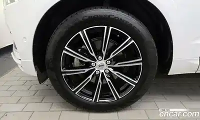 Volvo XC60 2018 2.0 Автомат в Москве № 626412, миниатюра 5