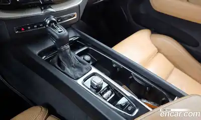 Volvo XC60 2018 2.0 Автомат в Москве № 626412, миниатюра 9