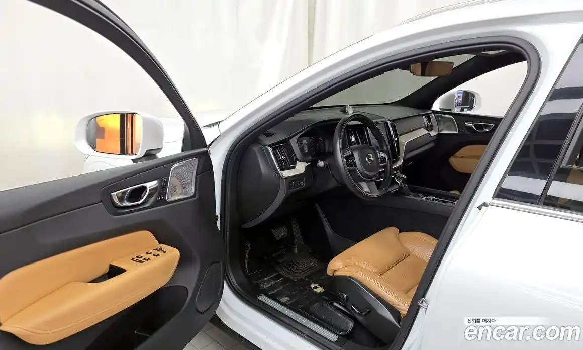 Volvo XC60 2018 2.0 Автомат в Москве № 626412, фото 10